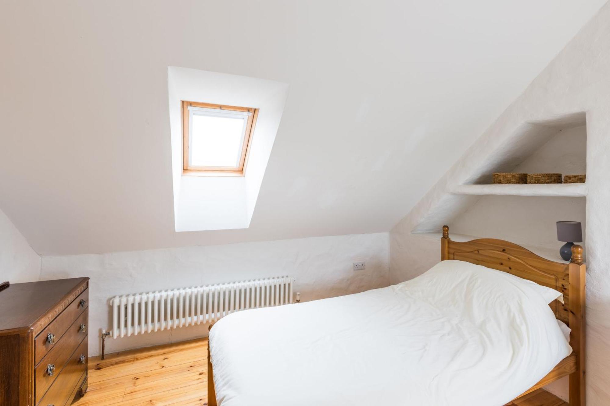 The Workshop- Eco Cottage By The Coastal Path Goodwick Exteriér fotografie