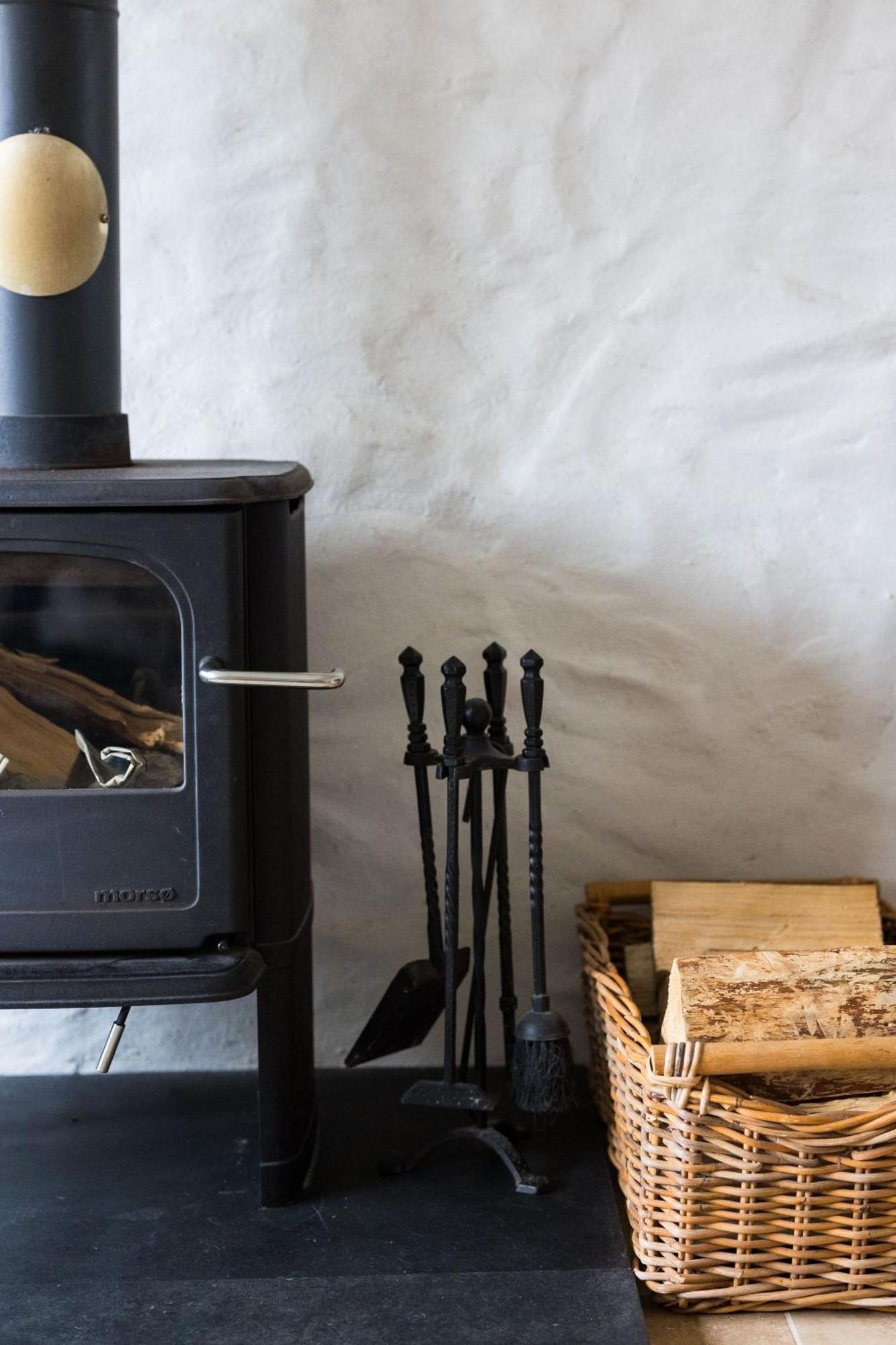 The Workshop- Eco Cottage By The Coastal Path Goodwick Exteriér fotografie
