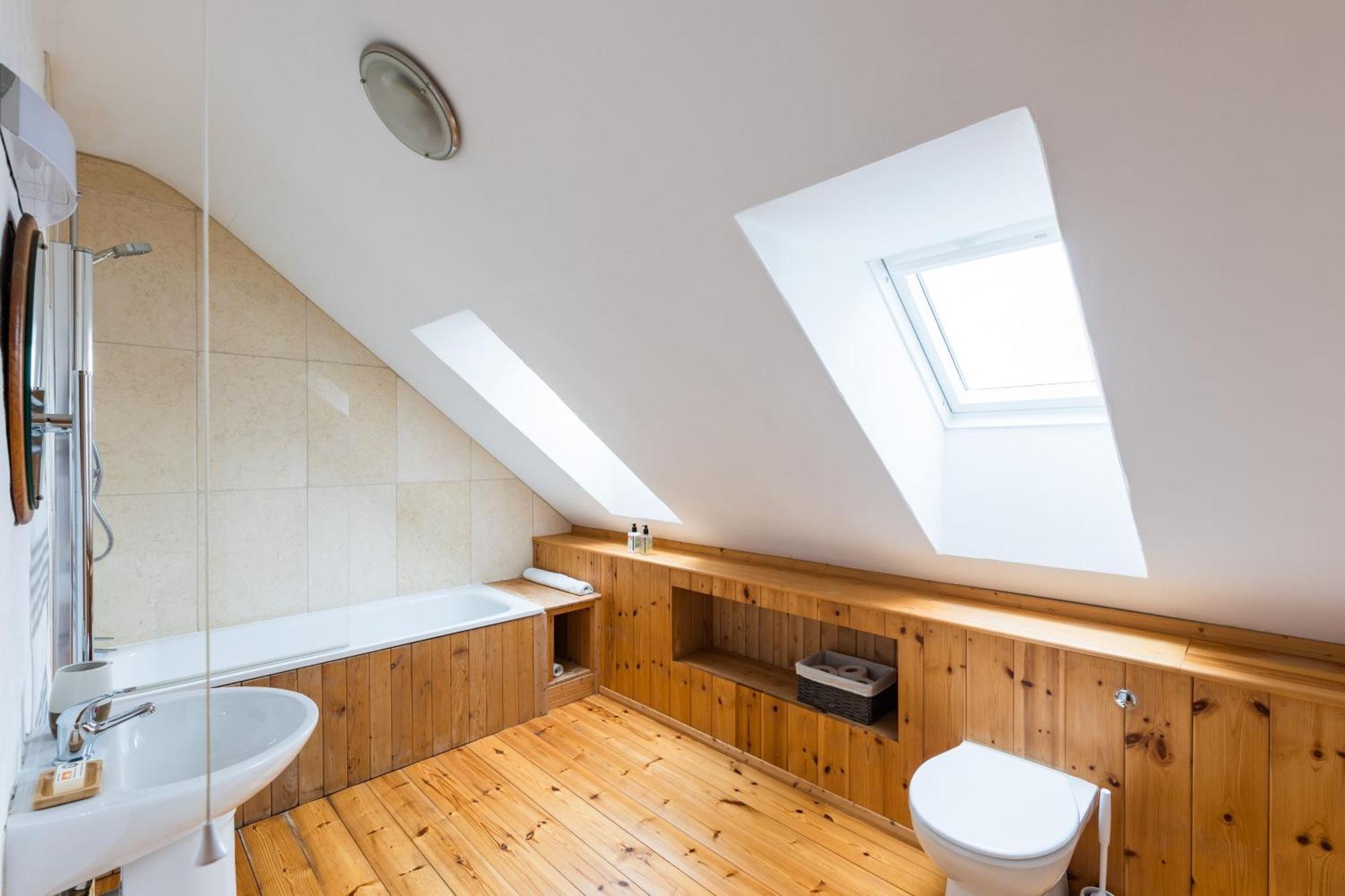 The Workshop- Eco Cottage By The Coastal Path Goodwick Exteriér fotografie