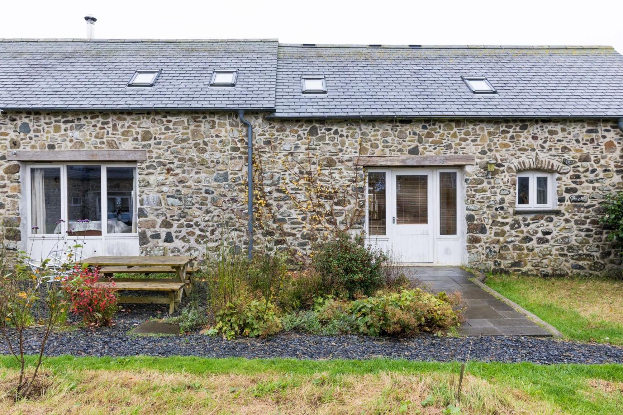 The Workshop- Eco Cottage By The Coastal Path Goodwick Exteriér fotografie